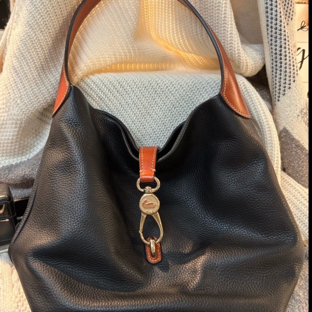 Dooney and Bourke Penrose Small Logo Lock Sac